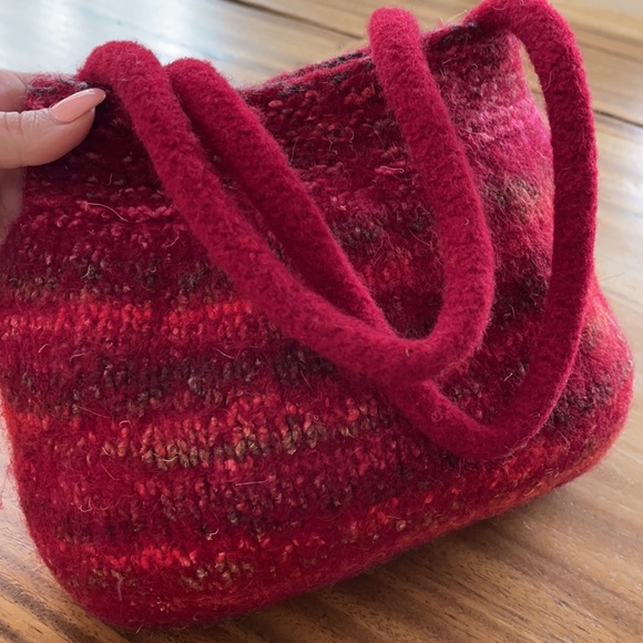 Vintage red felted wool purse unworn - Picture 2 of 6